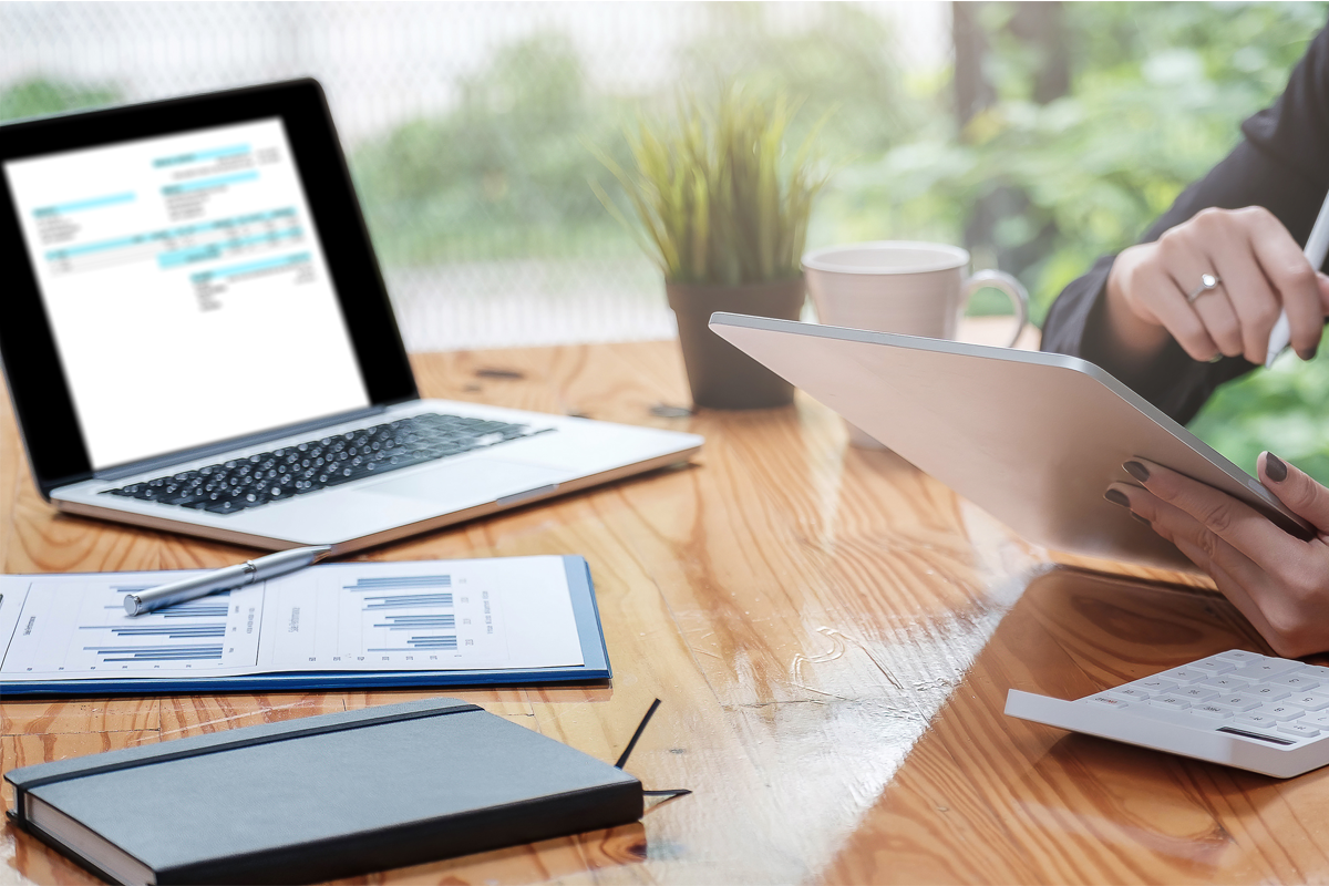 Opis na fakturze – branża finansowa i ubezpieczeniowa